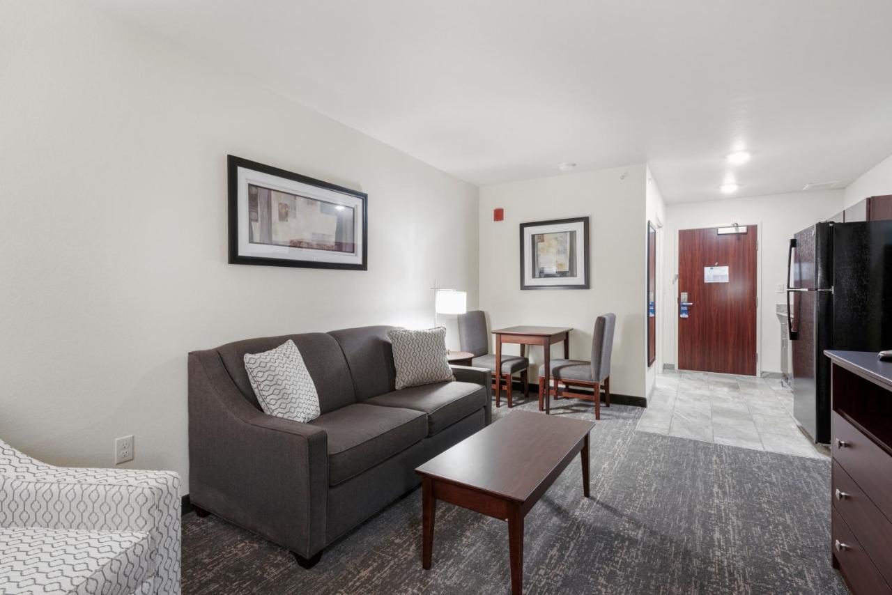 Cobblestone Hotel & Suites - Urbana Buitenkant foto