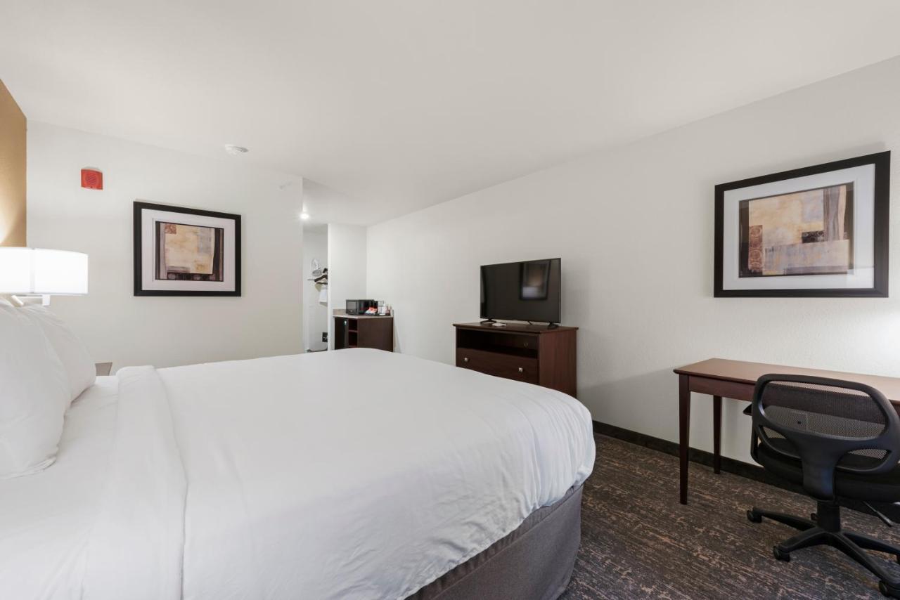 Cobblestone Hotel & Suites - Urbana Buitenkant foto