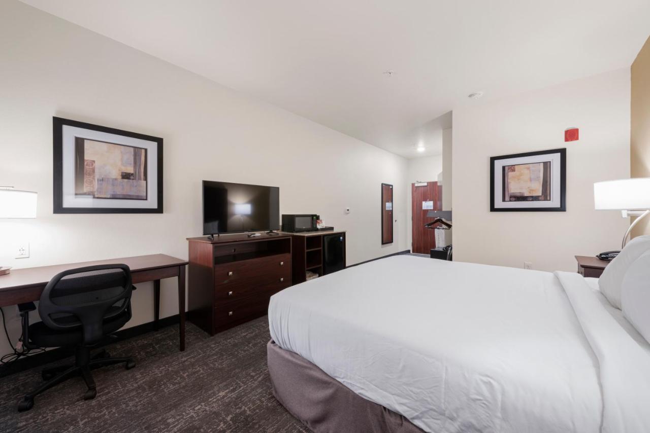 Cobblestone Hotel & Suites - Urbana Buitenkant foto