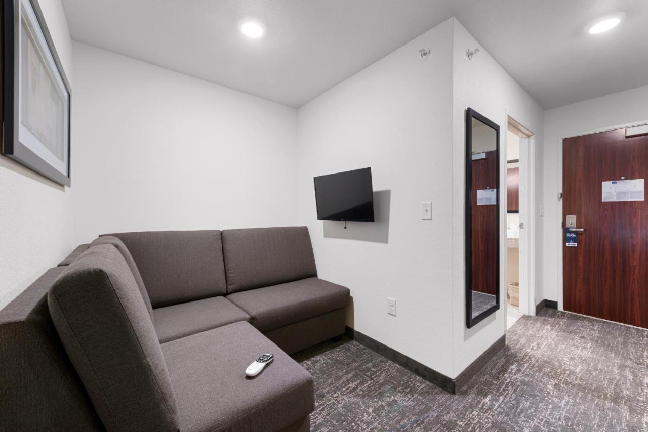 Cobblestone Hotel & Suites - Urbana Buitenkant foto