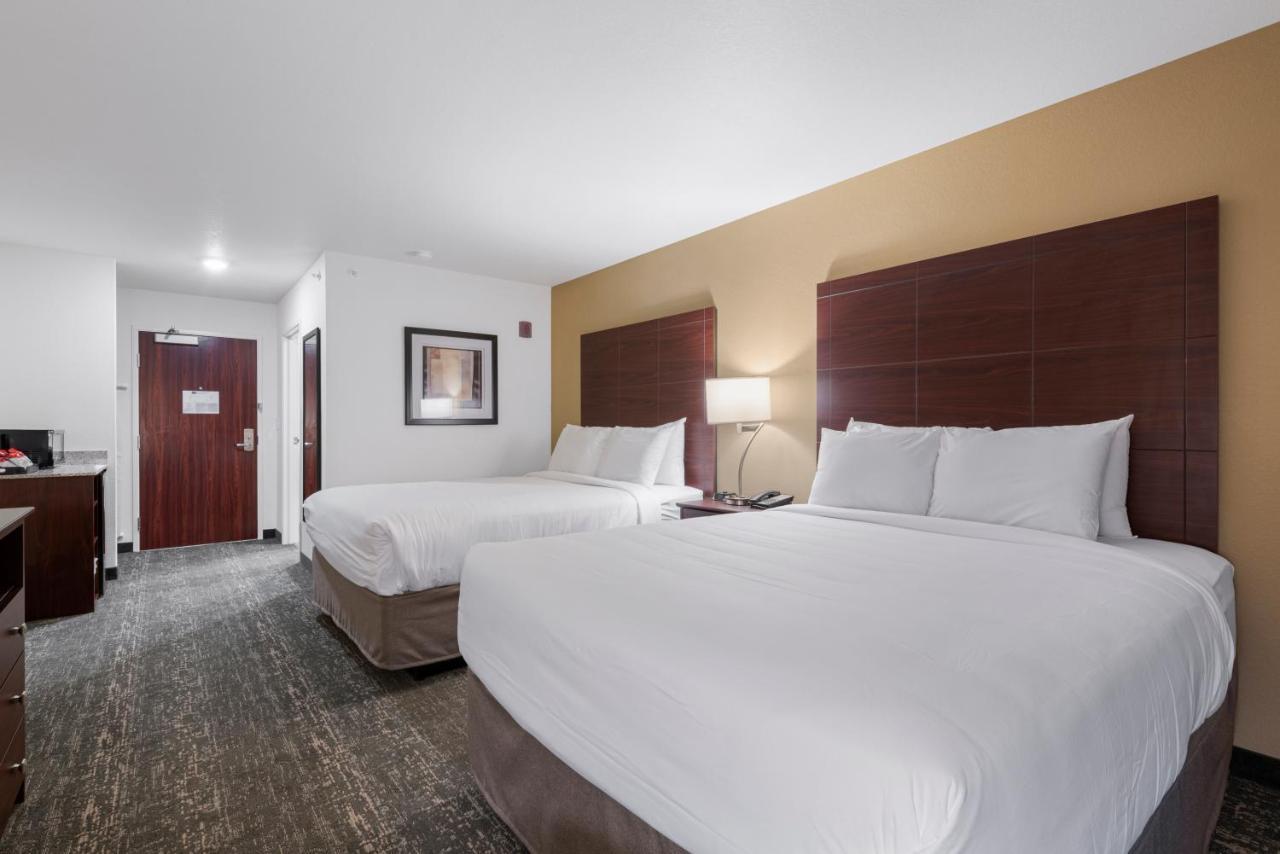Cobblestone Hotel & Suites - Urbana Buitenkant foto