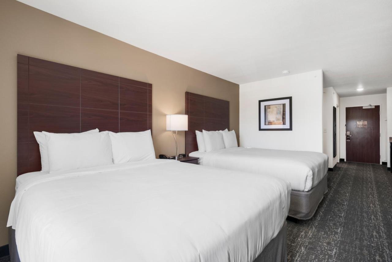 Cobblestone Hotel & Suites - Urbana Buitenkant foto