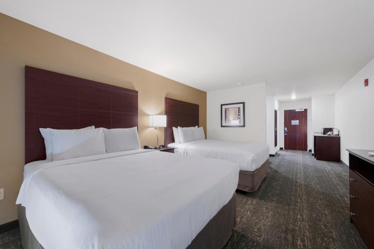 Cobblestone Hotel & Suites - Urbana Buitenkant foto